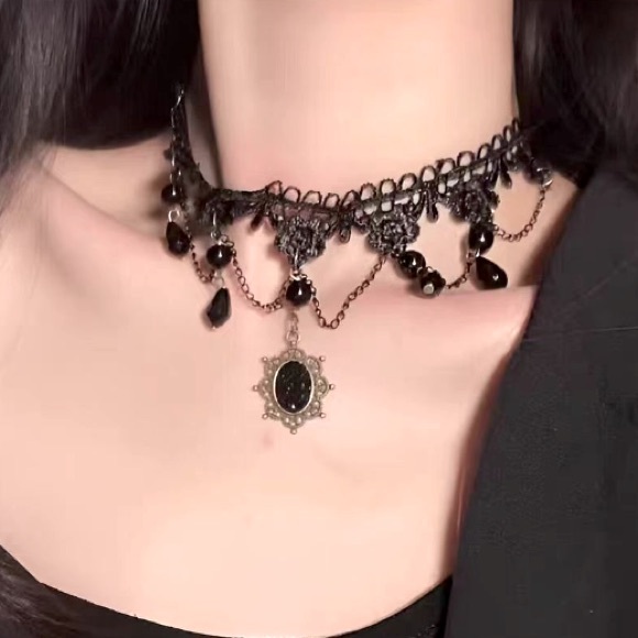 Jewelry - Elegant Black Lace Choker Necklace